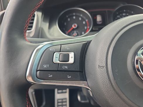 Used 2015 Volkswagen GTI SE FWD image 23