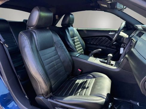 Used 2010 Ford Mustang GT Premium RWD image 30