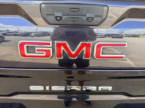 Used 2024 GMC Sierra 1500 SLT w/ SLT Premium Plus Package AWD/4WD image 34