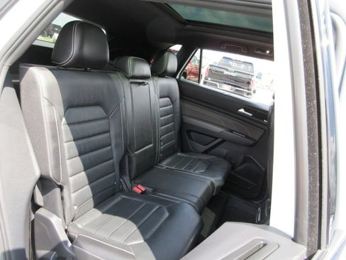 Used 2021 Volkswagen Atlas Cross Sport SEL Premium AWD/4WD image 23