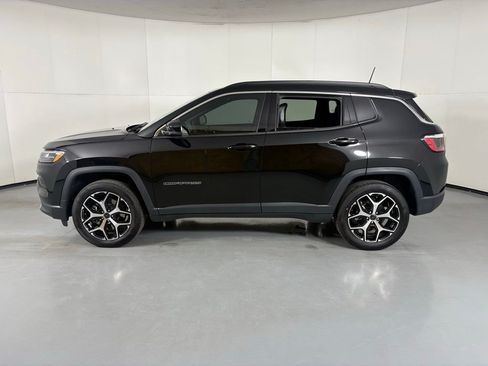 Used 2025 Jeep Compass Limited AWD/4WD image 5