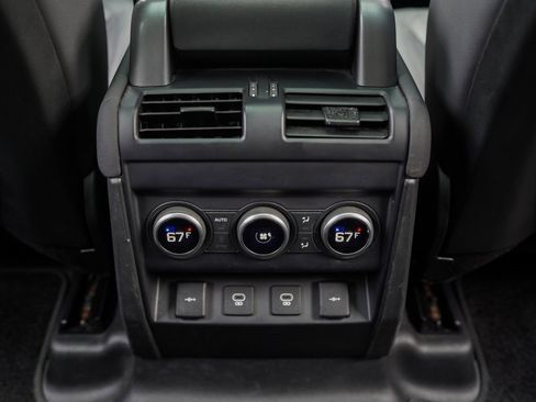 Used 2022 Land Rover Defender 110 SE image 35