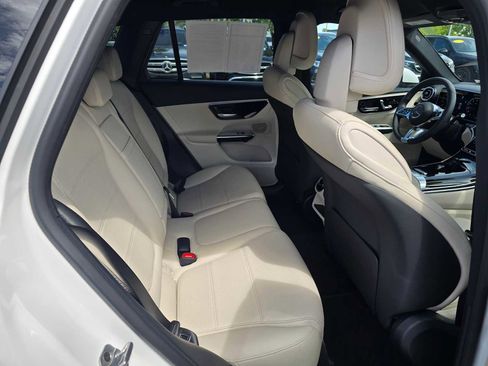 Used 2026 Mercedes-Benz GLC 300 image 13