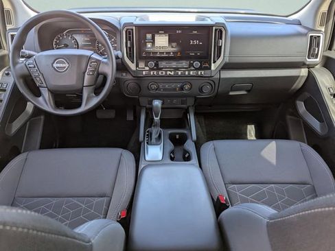Used 2025 Nissan Frontier SV RWD image 14