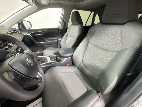 Used 2024 Toyota RAV4 XLE w/ Convenience Package AWD/4WD image 9
