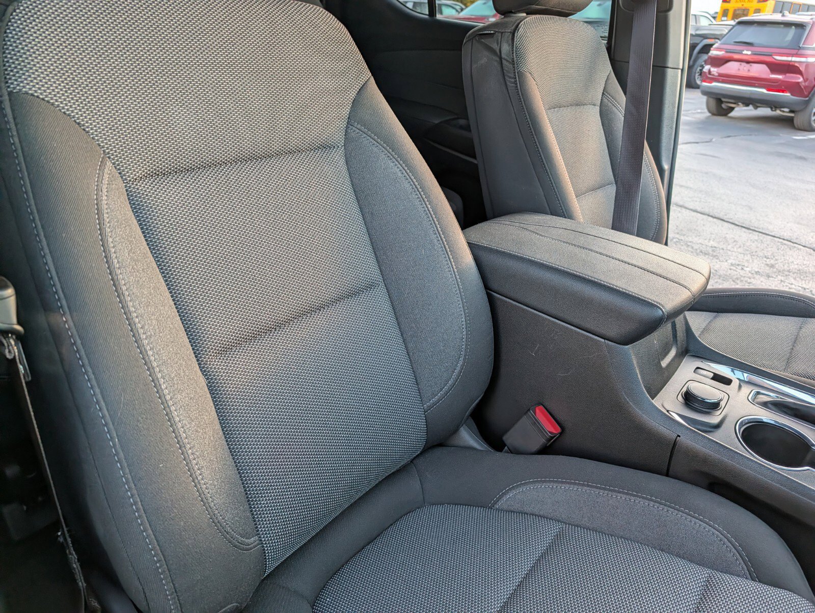 Used 2023 Chevrolet Traverse LT FWD image 25