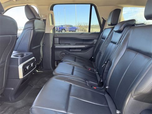 Used 2024 Ford Expedition XLT image 29