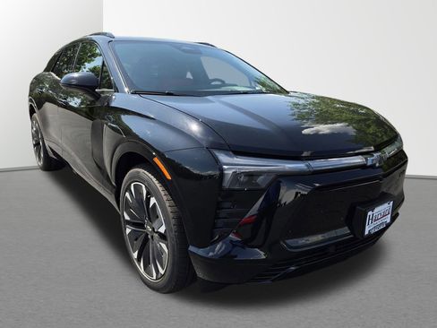 New 2025 Chevrolet Blazer EV RS image 1