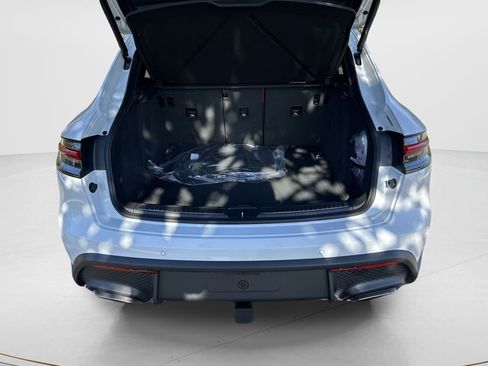 Certified 2025 Porsche Macan image 20