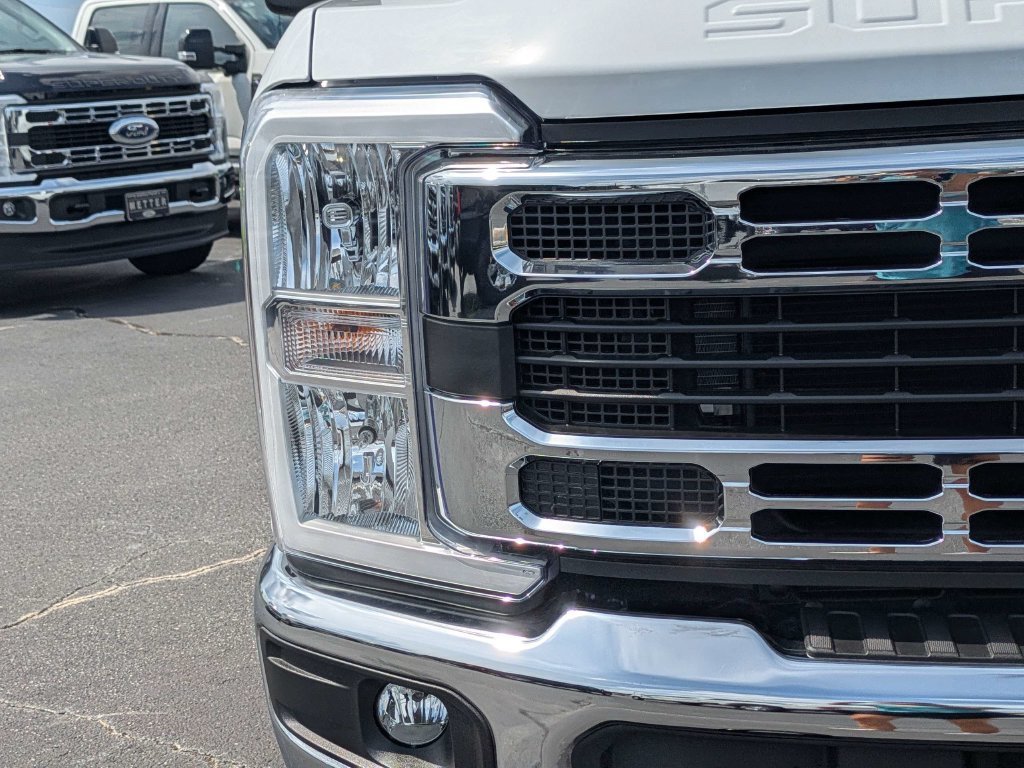 New 2026 Ford F250 XLT w/ FX4 Off-Road Package AWD/4WD image 32