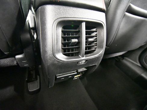 Used 2019 Jeep Cherokee Trailhawk w/ Cold Weather Group image 16