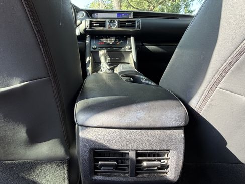 Used 2018 Lexus IS 300 AWD w/ Comfort Package image 38