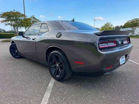 Used 2023 Dodge Challenger SXT RWD image 5