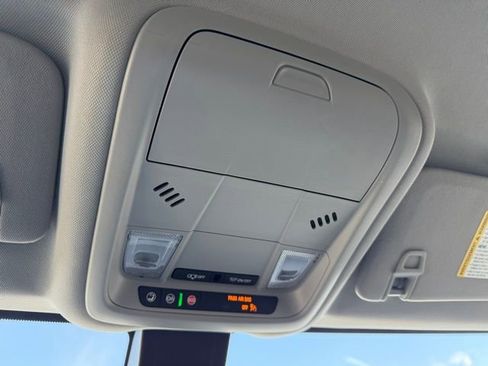 Used 2024 Chevrolet Equinox LT image 28