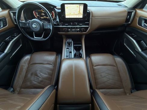 Used 2022 Nissan Pathfinder Platinum w/ Cargo Package image 10