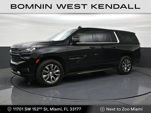 Used 2024 Chevrolet Suburban LT w/ LT Signature Package RWD image 1