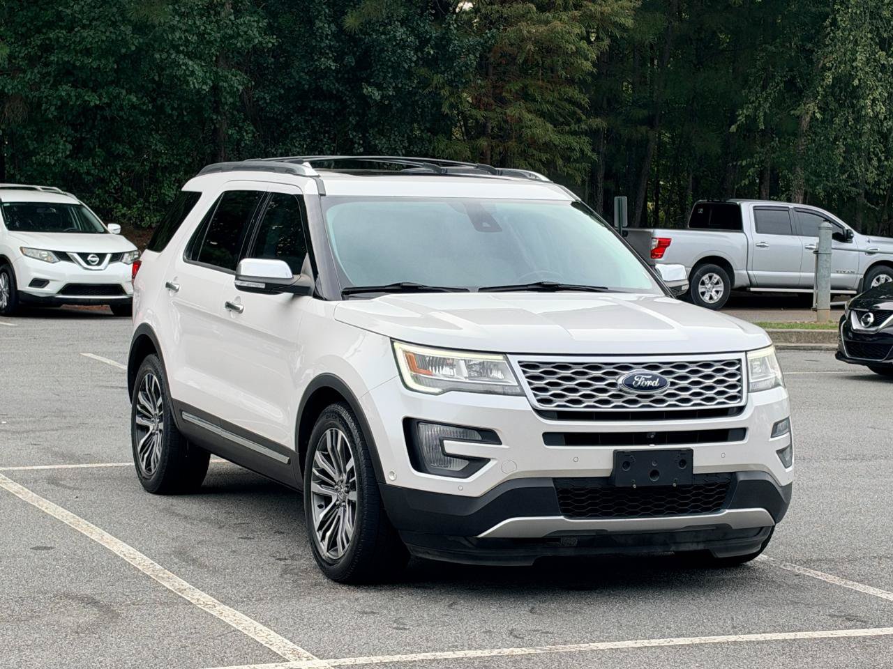 Used 2017 Ford Explorer Platinum AWD/4WD image 5