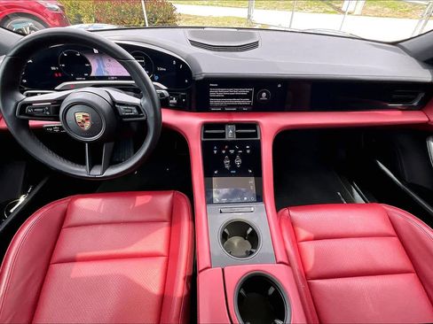 Used 2023 Porsche Taycan image 15