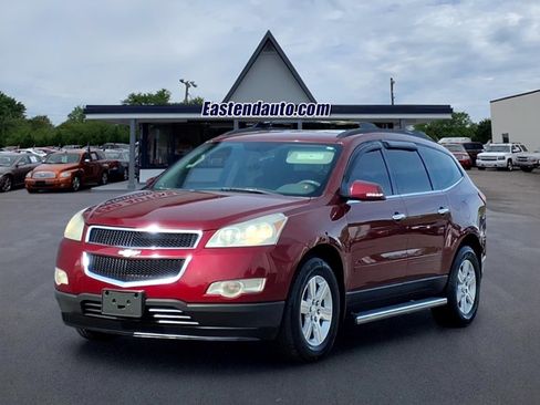 Used 2011 Chevrolet Traverse LT w/ Personal Connectivity Package FWD image 1