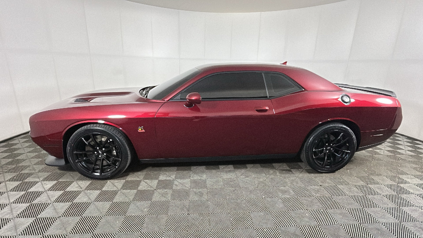 Used 2021 Dodge Challenger R/T Scat Pack w/ Dynamics Package RWD image 7