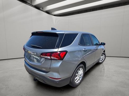 Used 2023 Chevrolet Equinox LS w/ LS Convenience Package AWD/4WD image 9