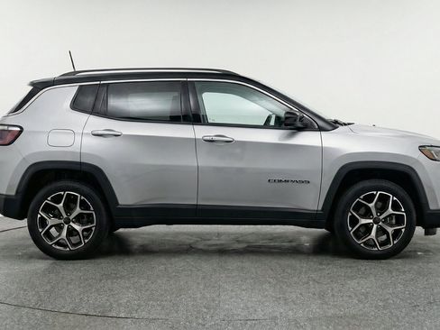 Used 2025 Jeep Compass Limited AWD/4WD image 11