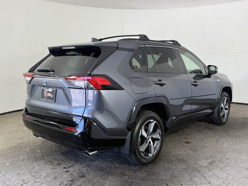 Used 2024 Toyota RAV4 SE w/ Weather & Moonroof Package AWD/4WD image 9
