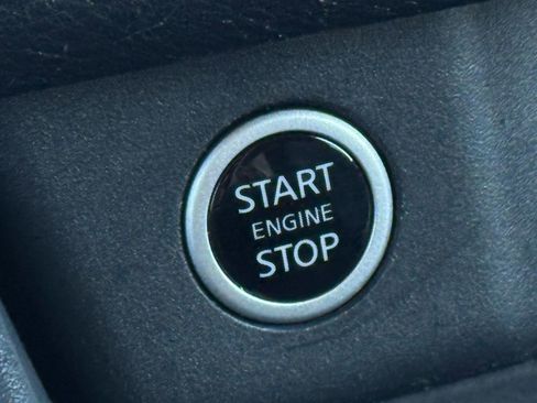 Used 2023 Nissan Rogue SV image 24