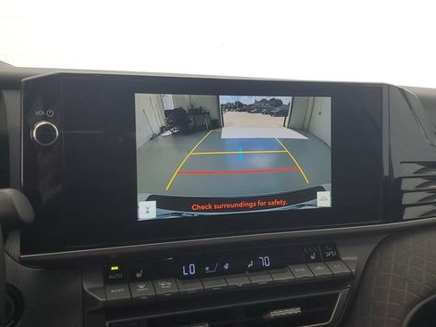 Used 2025 Toyota Camry XLE FWD image 28