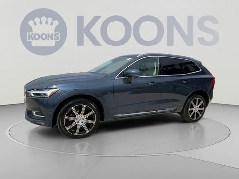 Certified 2023 Volvo XC40 B5 Plus w/ Protection Package Premier AWD/4WD image 5