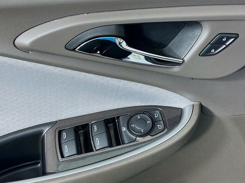 Used 2025 Chevrolet Malibu LT FWD image 17