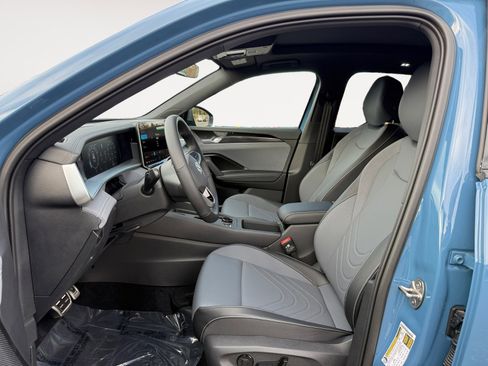 New 2026 Volkswagen Tiguan SE R-Line image 10