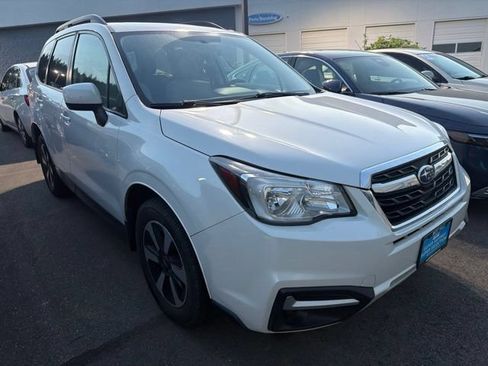 Used 2018 Subaru Forester 2.5i Premium w/ All-Weather Package AWD/4WD image 3