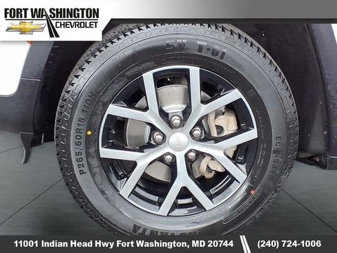 Used 2023 Jeep Grand Cherokee Limited AWD/4WD image 5