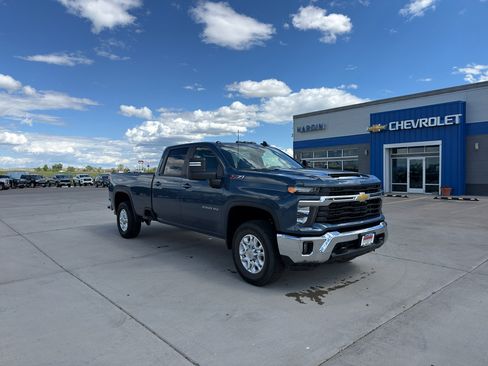 Used 2025 Chevrolet Silverado 2500 LT AWD/4WD image 8