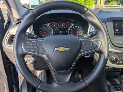 Used 2020 Chevrolet Equinox LT AWD/4WD image 17