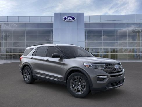 New 2024 Ford Explorer XLT w/ Equipment Group 202A image 7