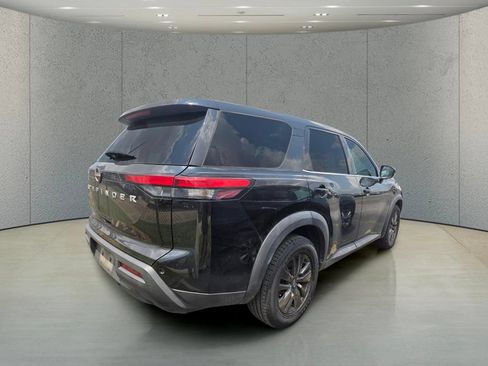 Used 2022 Nissan Pathfinder S FWD image 3