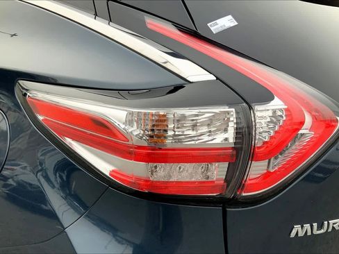 Used 2017 Nissan Murano S image 26