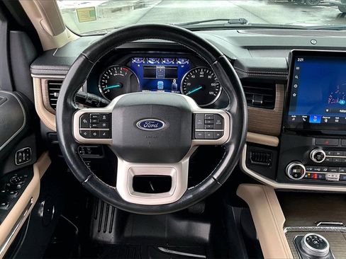 Used 2022 Ford Expedition Limited image 5