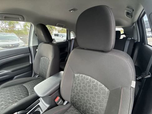Used 2025 Mitsubishi Outlander Sport LE AWD/4WD image 14
