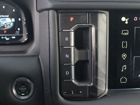 Used 2024 GMC Yukon XL Denali w/ Max Trailering Package image 32