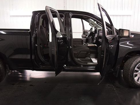 Used 2022 Chevrolet Silverado 1500 RST w/ Z71 Off-Road Package AWD/4WD image 32