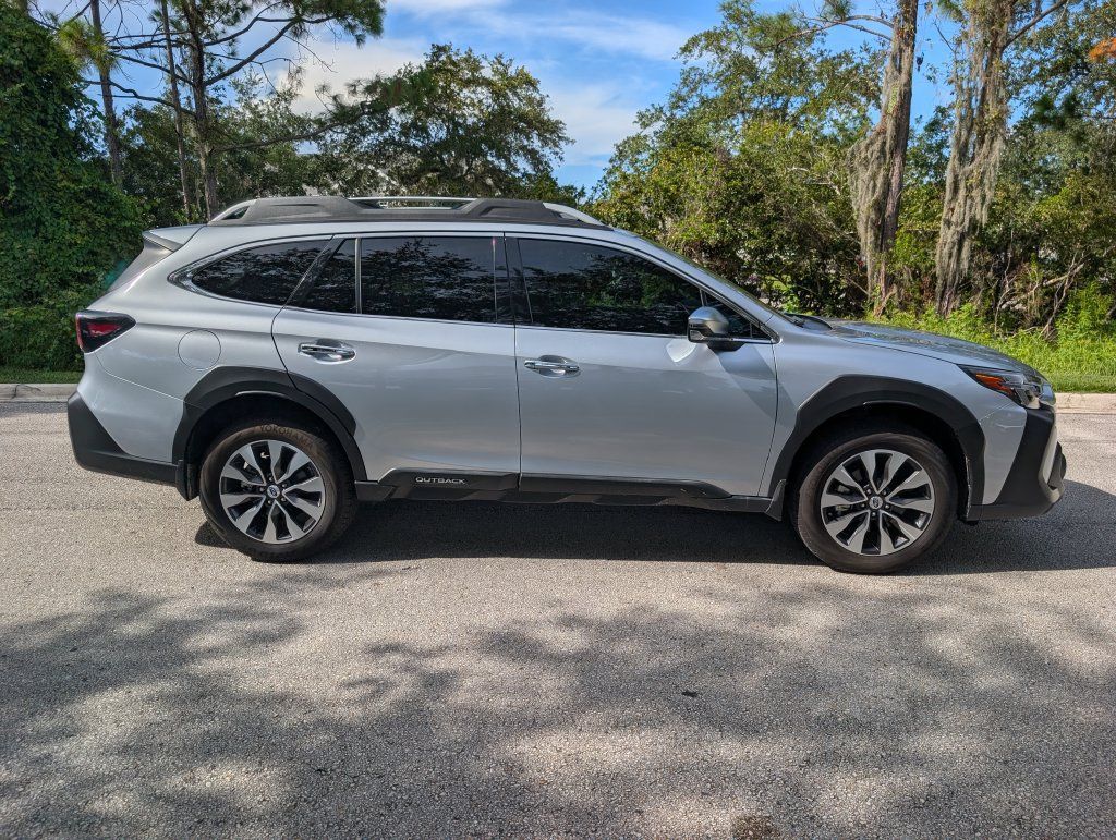 Used 2025 Subaru Outback Touring XT w/ Popular Package #2 AWD/4WD image 10