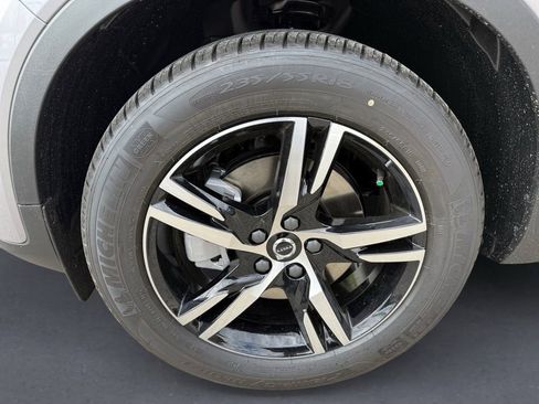 New 2026 Volvo XC40 B5 Core w/ Climate Package image 8