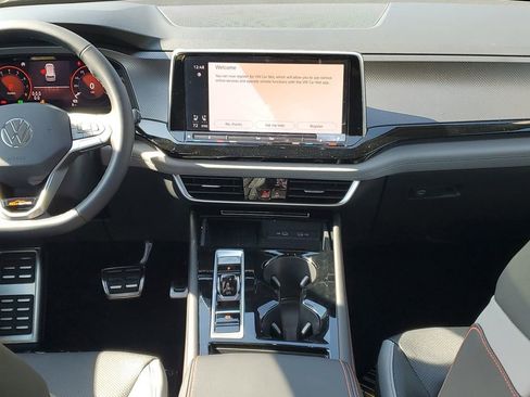 New 2026 Volkswagen Atlas Peak Edition image 18