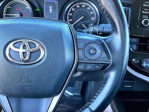 Used 2022 Toyota Camry SE image 18