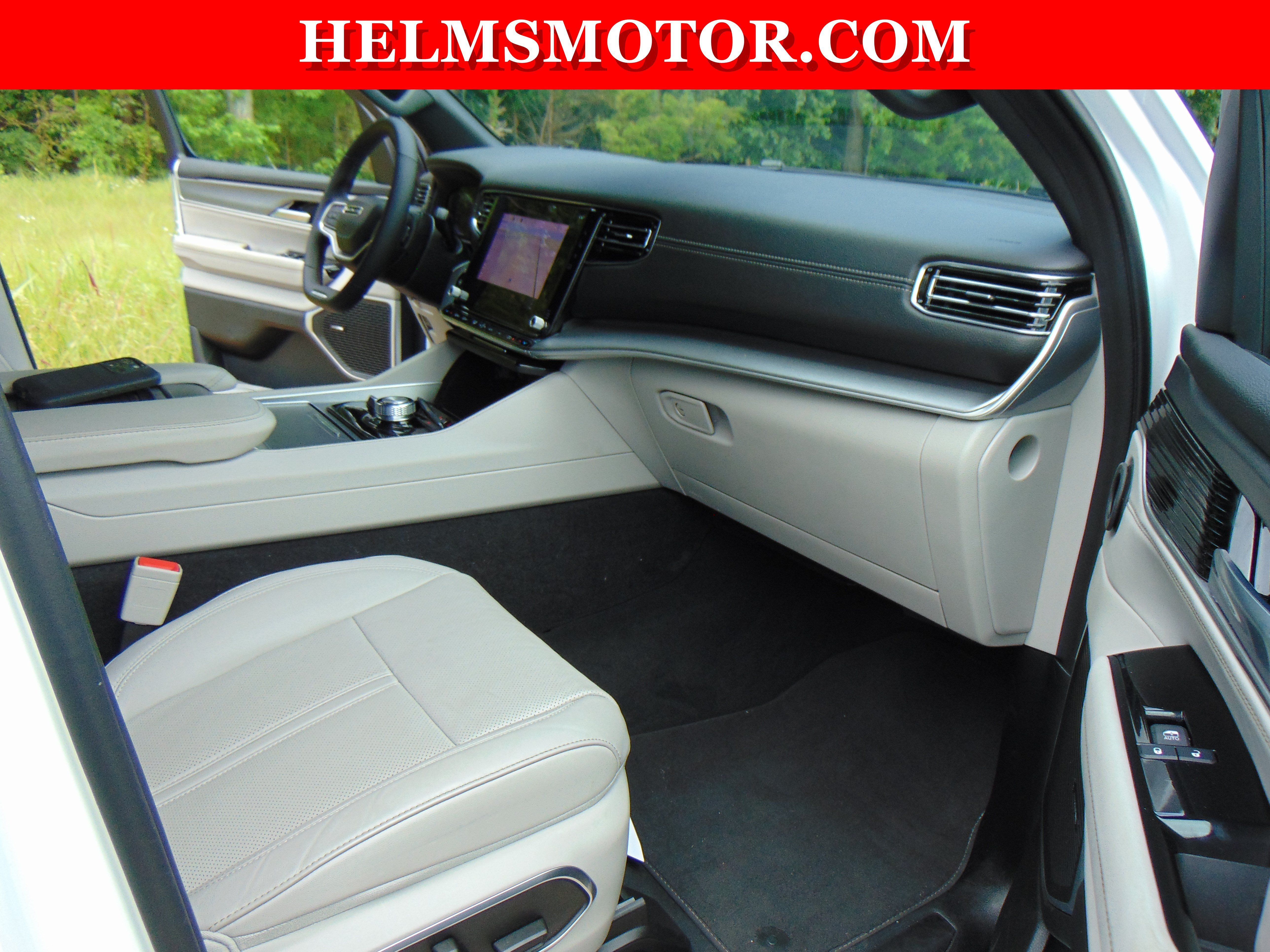 Used 2025 Jeep Wagoneer 4WD image 33