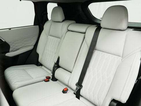 New 2025 Mitsubishi Outlander SEL image 22