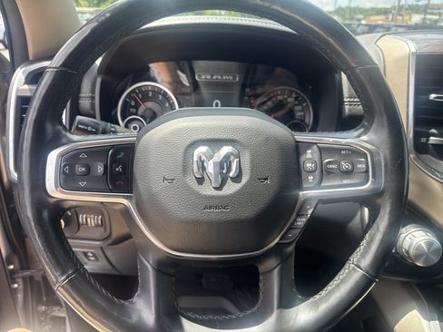 Used 2019 RAM 1500 Laramie AWD/4WD image 18